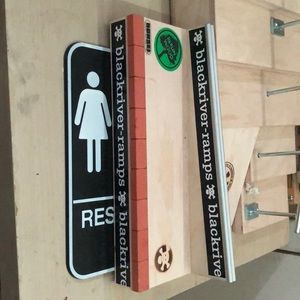 Black river brick ‘n’ rail fingerboard